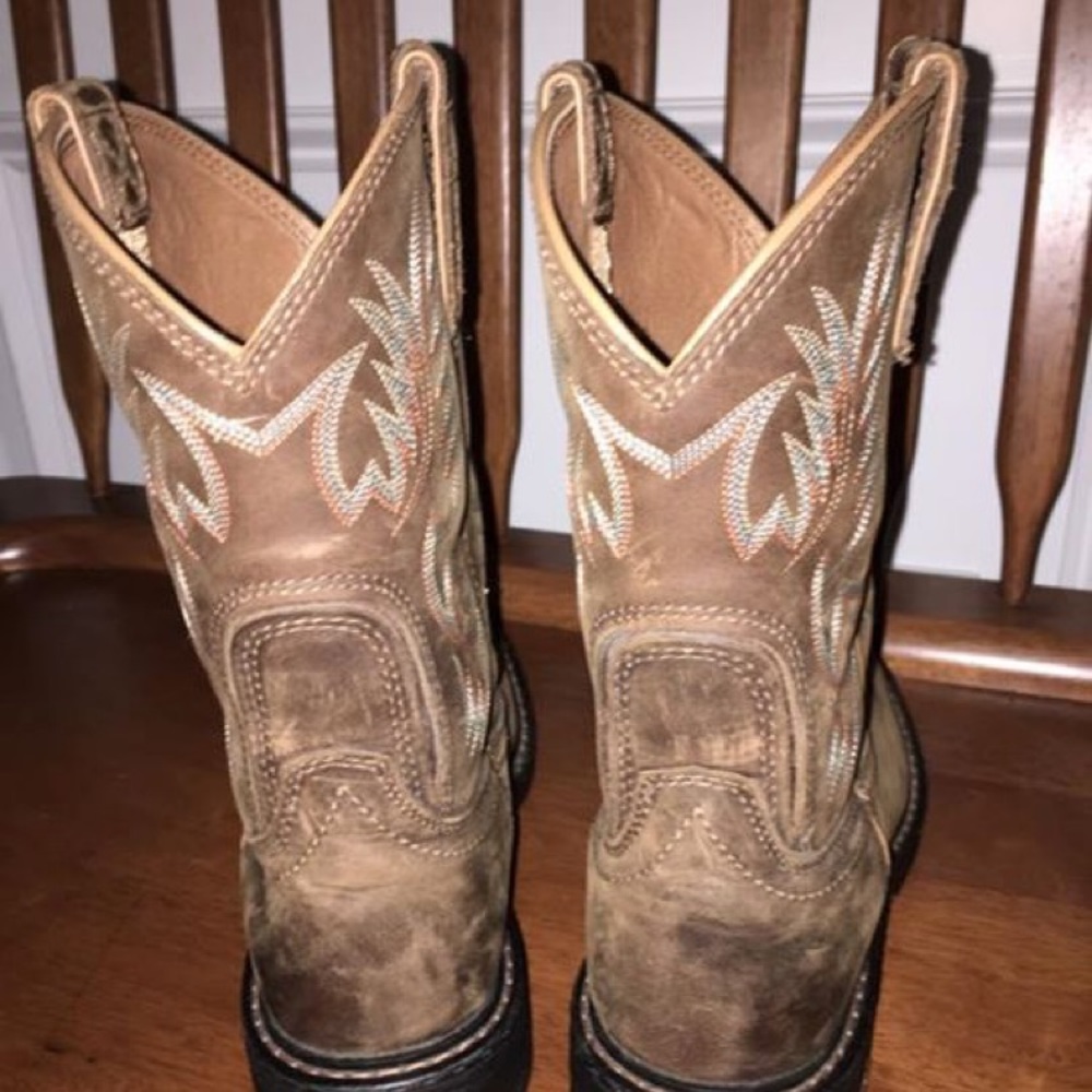 Ariat cowgirl boots